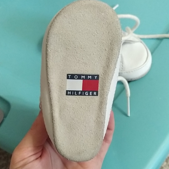 Tommy Hilfiger baby shoes - Picture 2 of 2